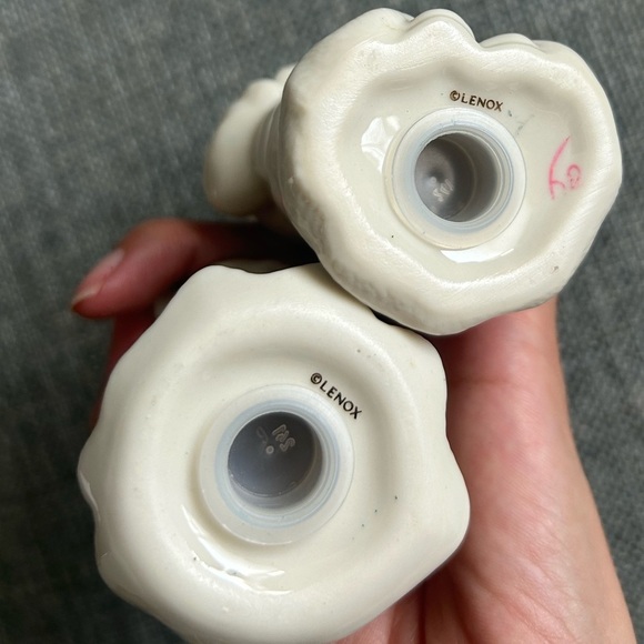 Lenox Holiday Santa and Mrs. Claus Salt And Pepper Set Christmas - Picture 4 of 9